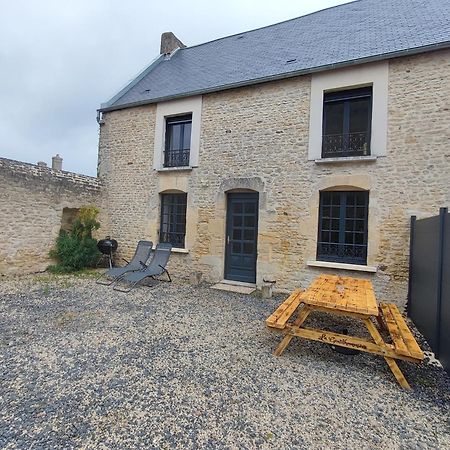 Le Domaine De La Gentilhommiere Situee Entre Bayeux Et Arromanches Les Bains Манвьё Экстерьер фото